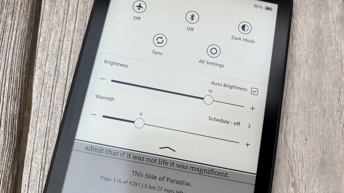kindle-paperwhite-signature-edition-light