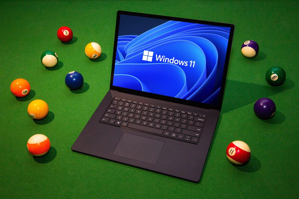 Windows 11 update on a laptop