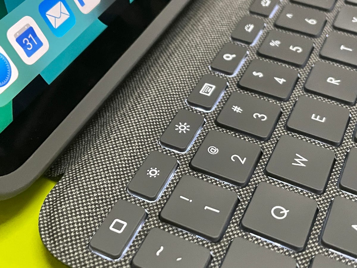 logitech-folio-touch-keys